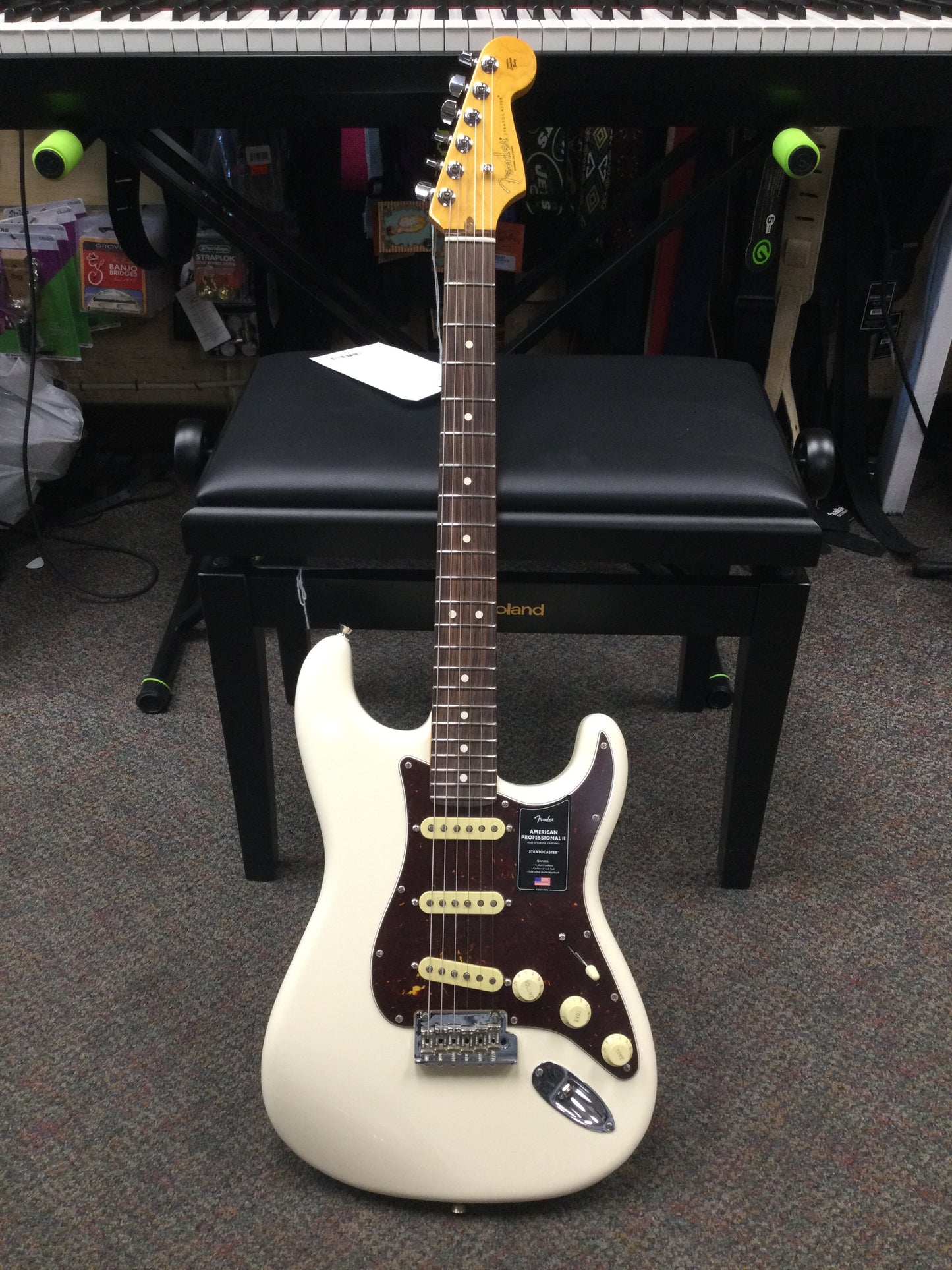 Fender American Professional II Stratocaster®, Rosewood Fingerboard, Olympic White