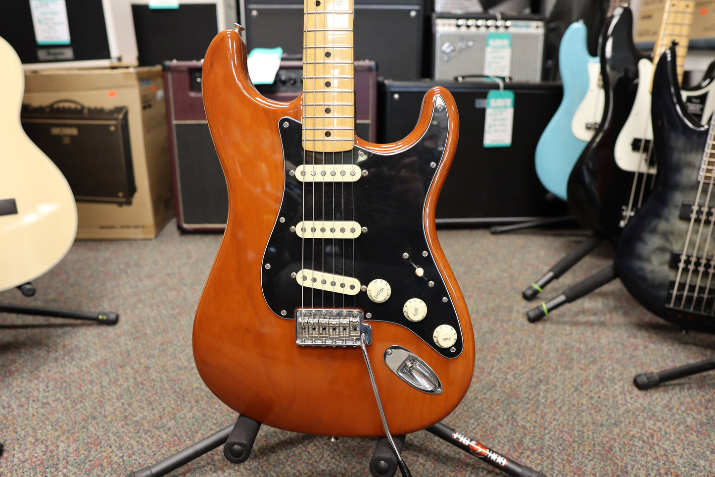 Fender Vintera® '70s Stratocaster®, Maple Fingerboard, Mocha