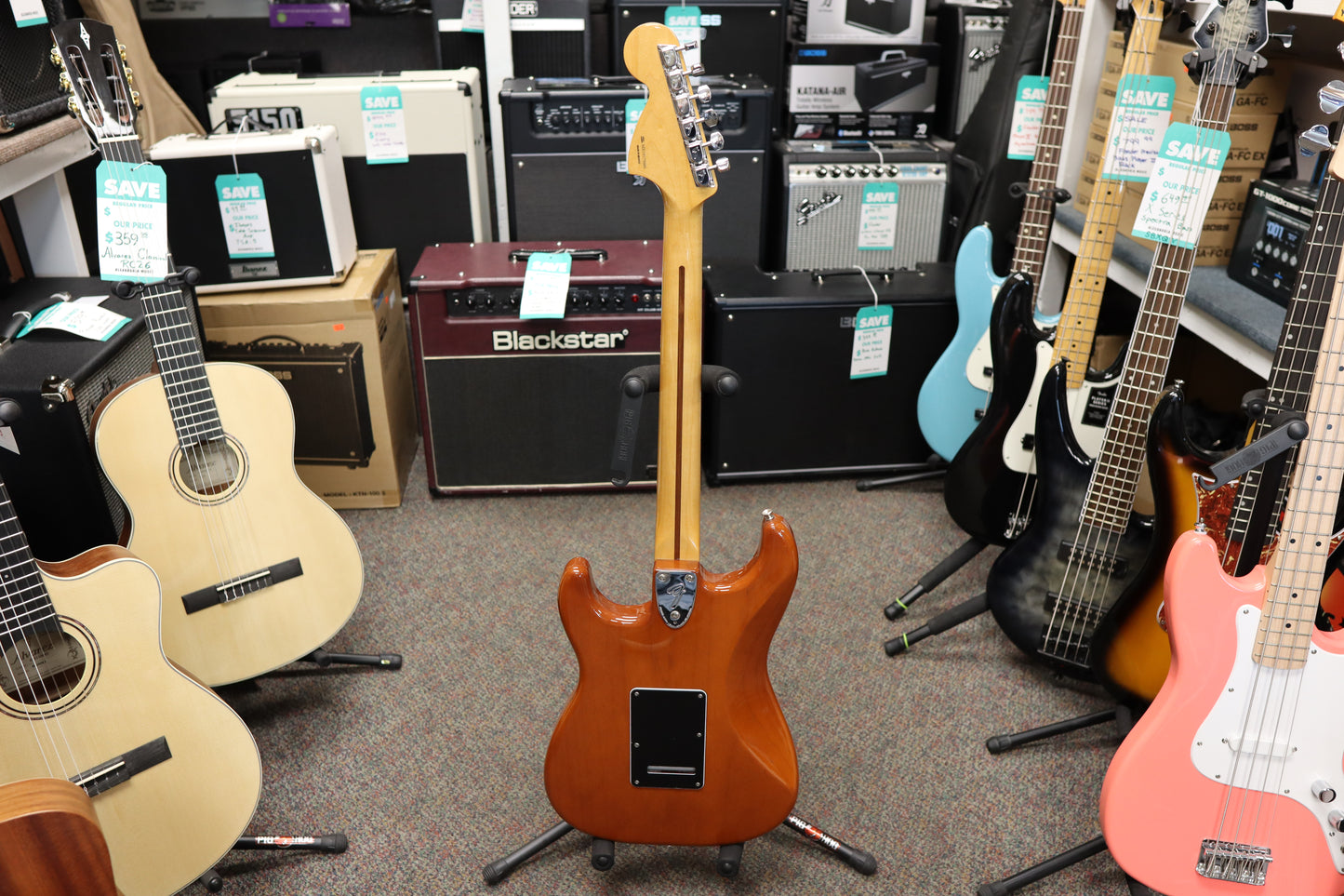 Fender Vintera® '70s Stratocaster®, Maple Fingerboard, Mocha