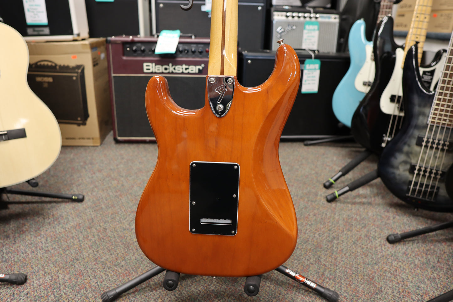 Fender Vintera® '70s Stratocaster®, Maple Fingerboard, Mocha