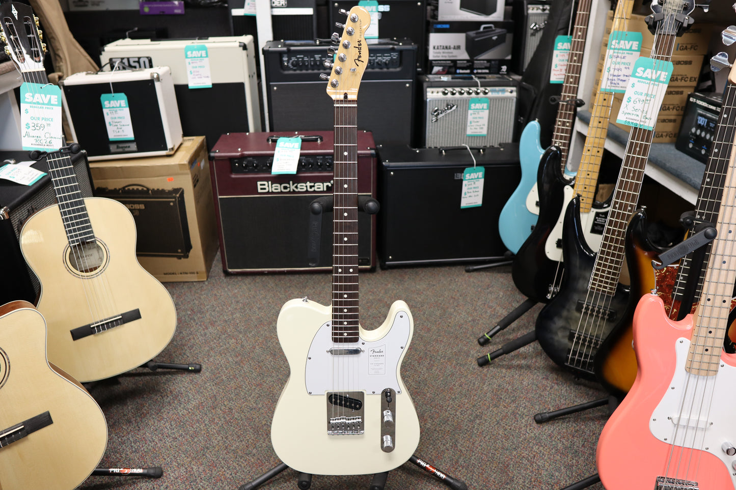 Fender Standard Telecaster®, Laurel Fingerboard, White Pickguard, Olympic White