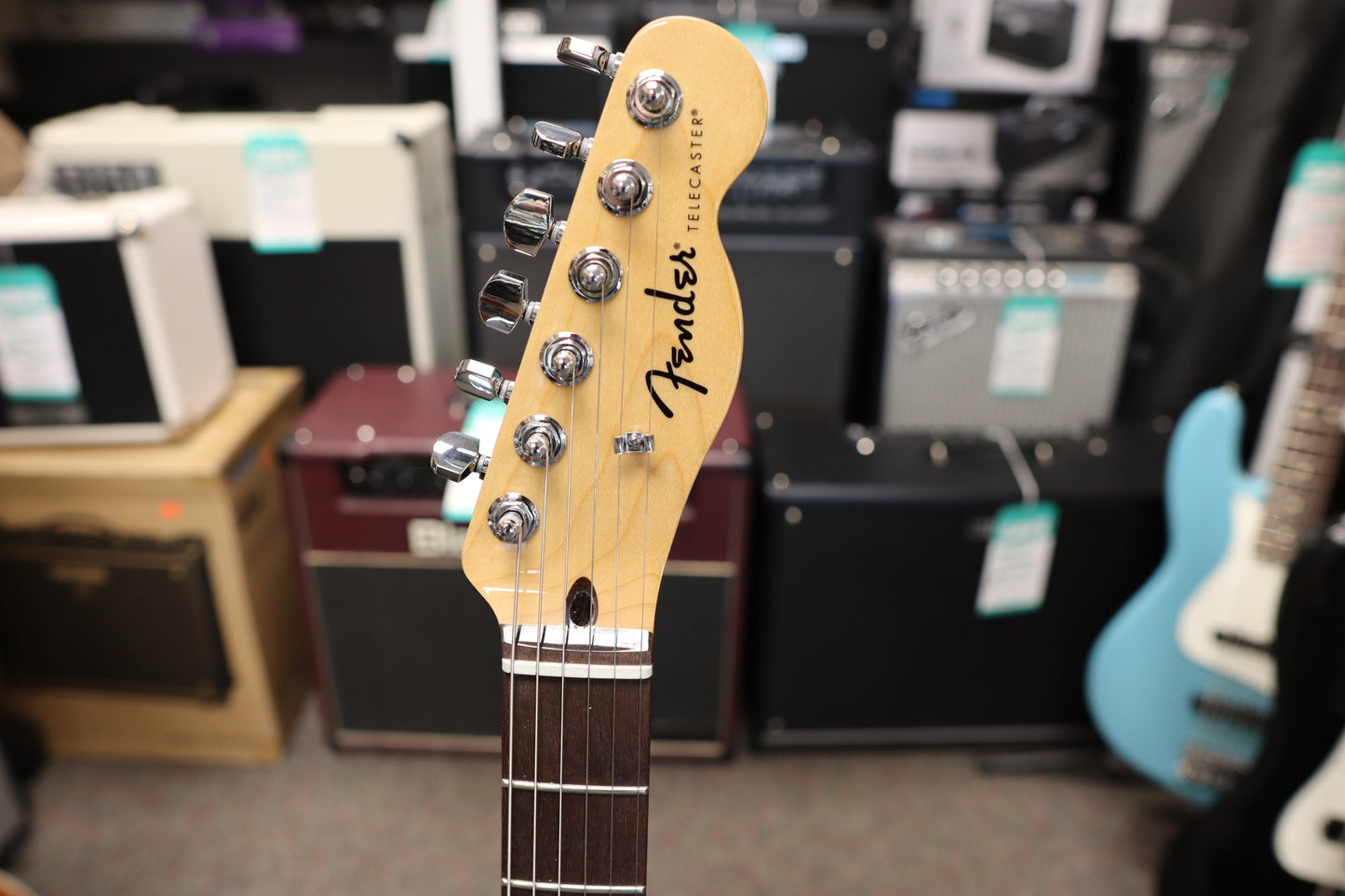 Fender Standard Telecaster®, Laurel Fingerboard, White Pickguard, Olympic White