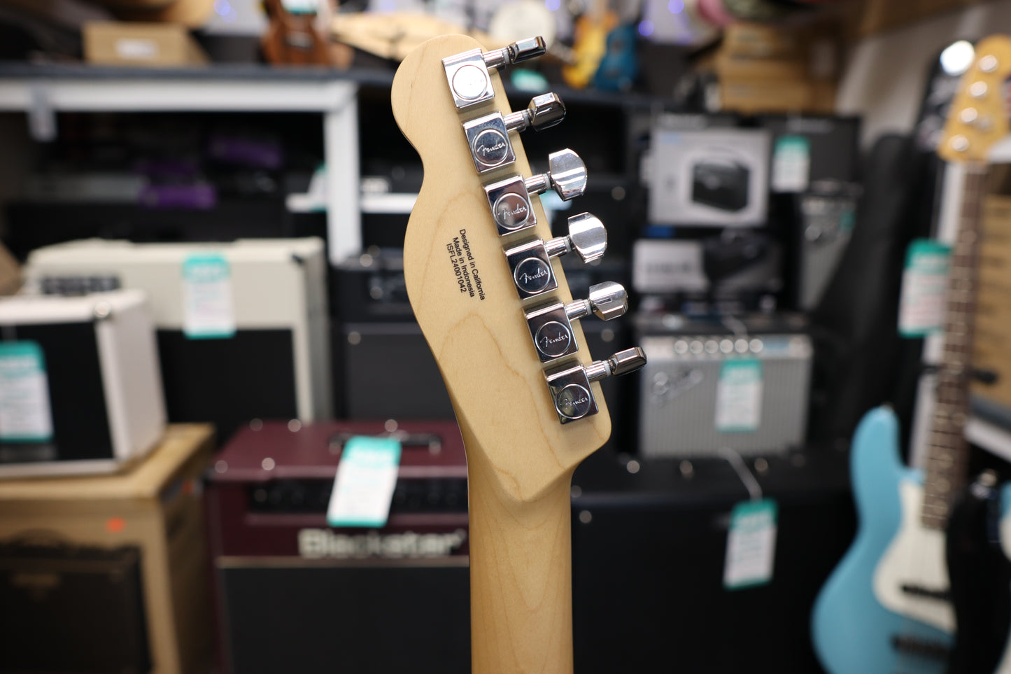 Fender Standard Telecaster®, Laurel Fingerboard, White Pickguard, Olympic White