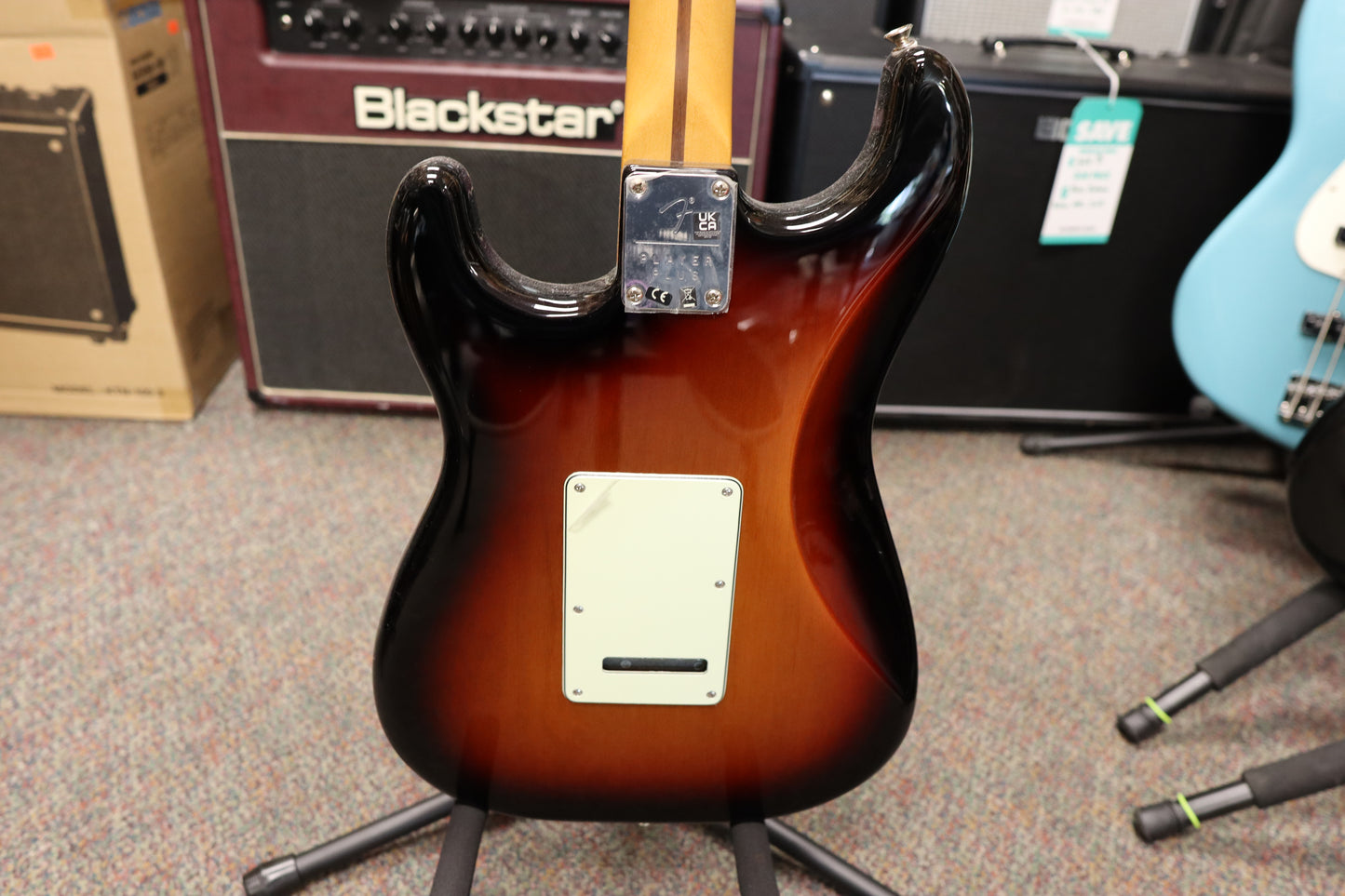 Player Plus Stratocaster®, Maple Fingerboard, 3-Color Sunburst