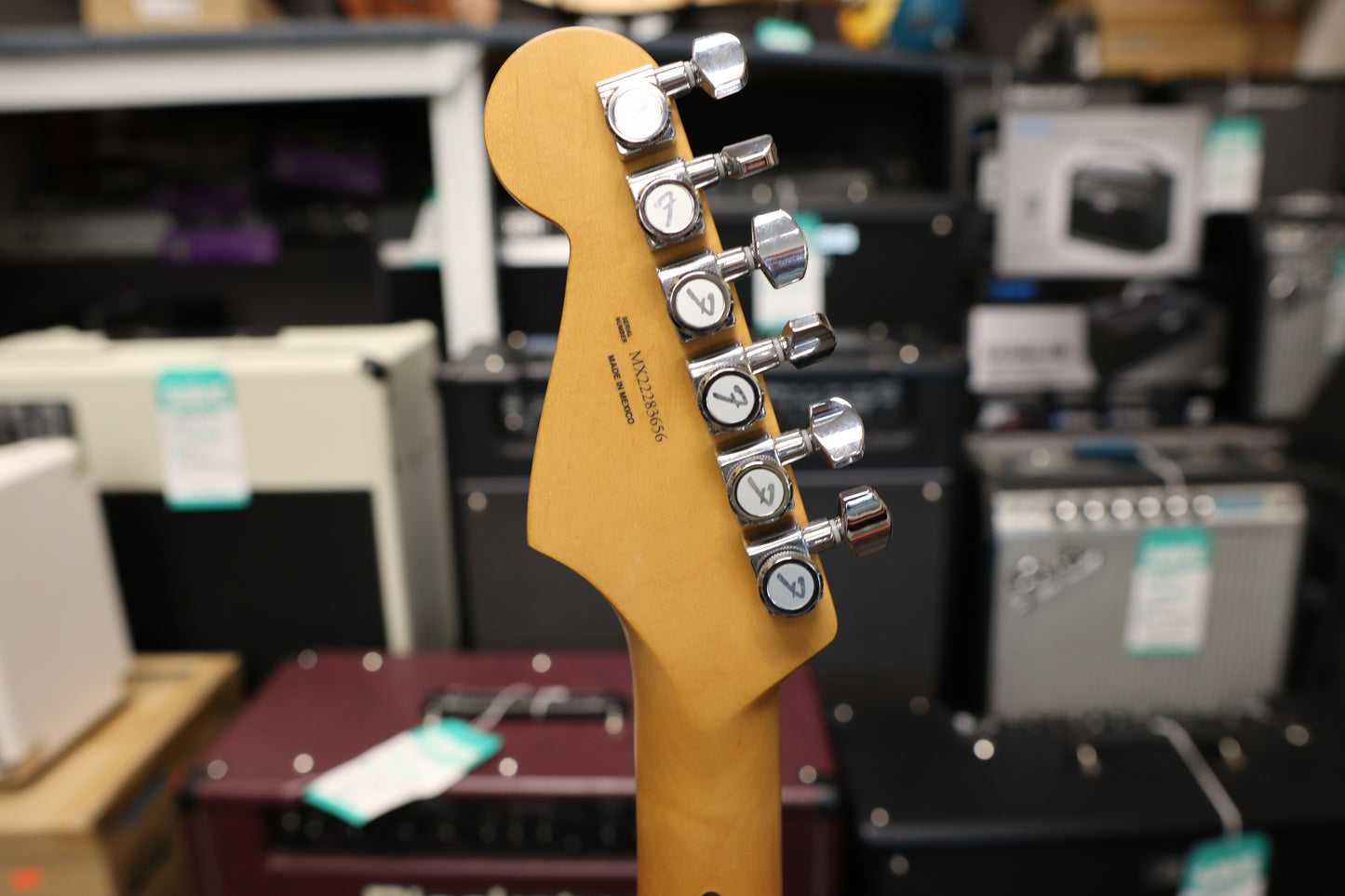 Player Plus Stratocaster®, Maple Fingerboard, 3-Color Sunburst