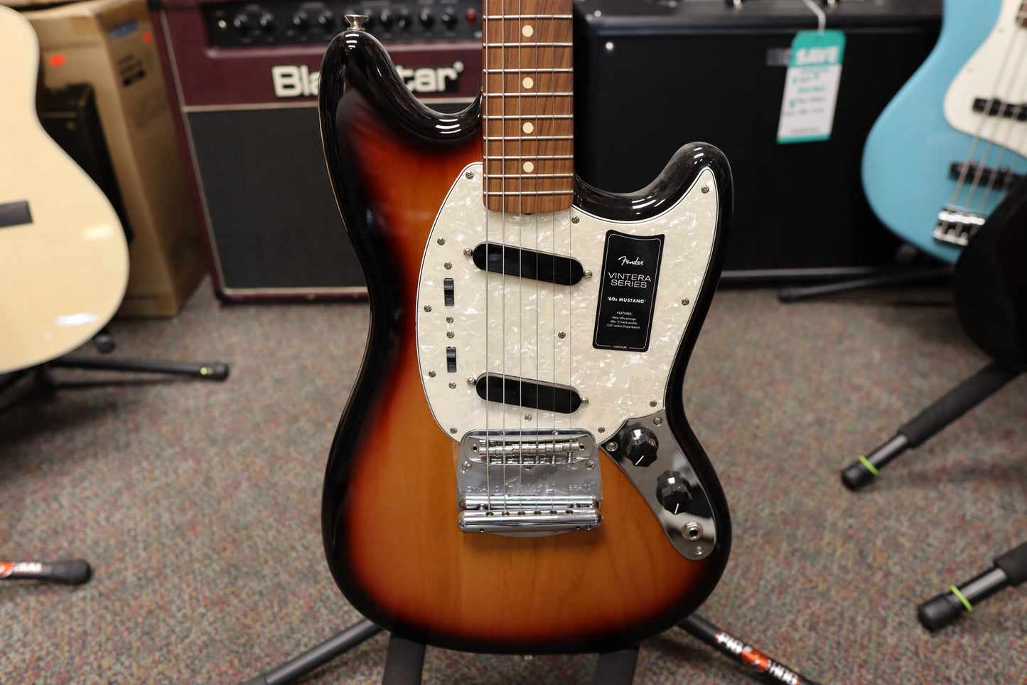 Fender Vintera® '60s Mustang®, Pau Ferro Fingerboard, 3-Color Sunburst