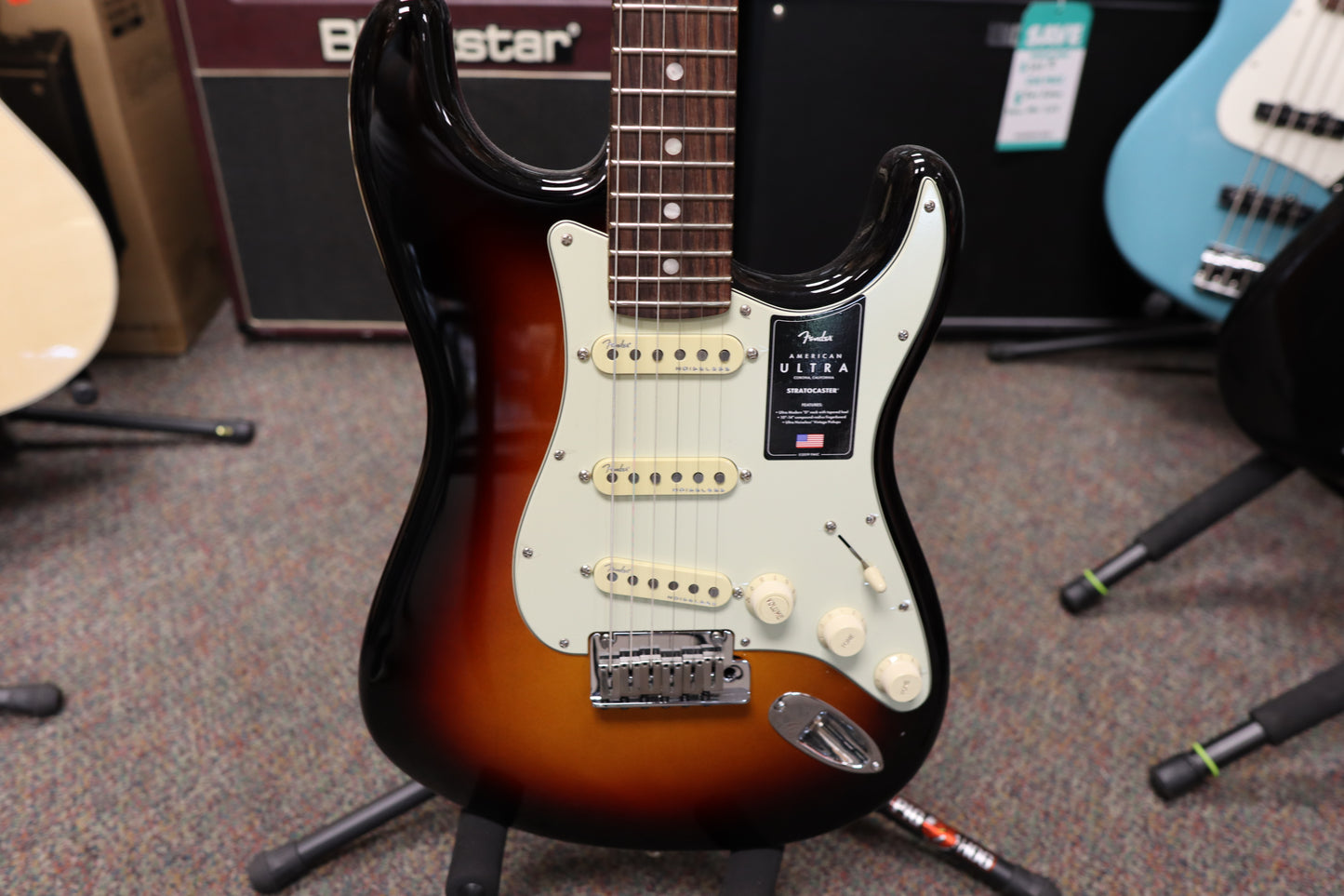 Fender American Ultra Stratocaster®, Rosewood Fingerboard, Ultraburst