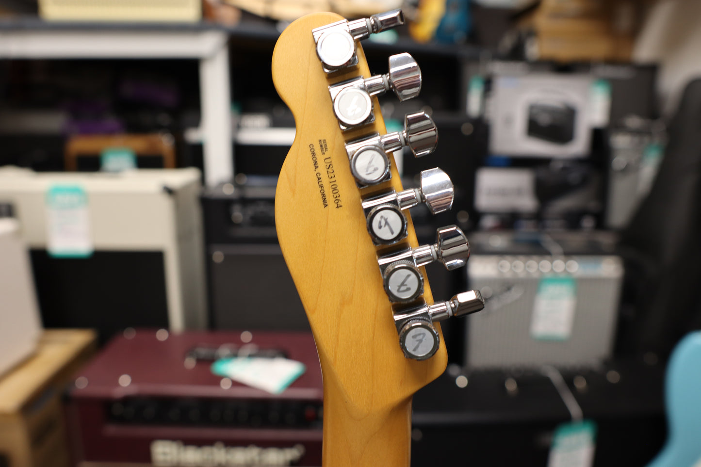 Fender American Ultra Telecaster®, Maple Fingerboard, Mocha Burst