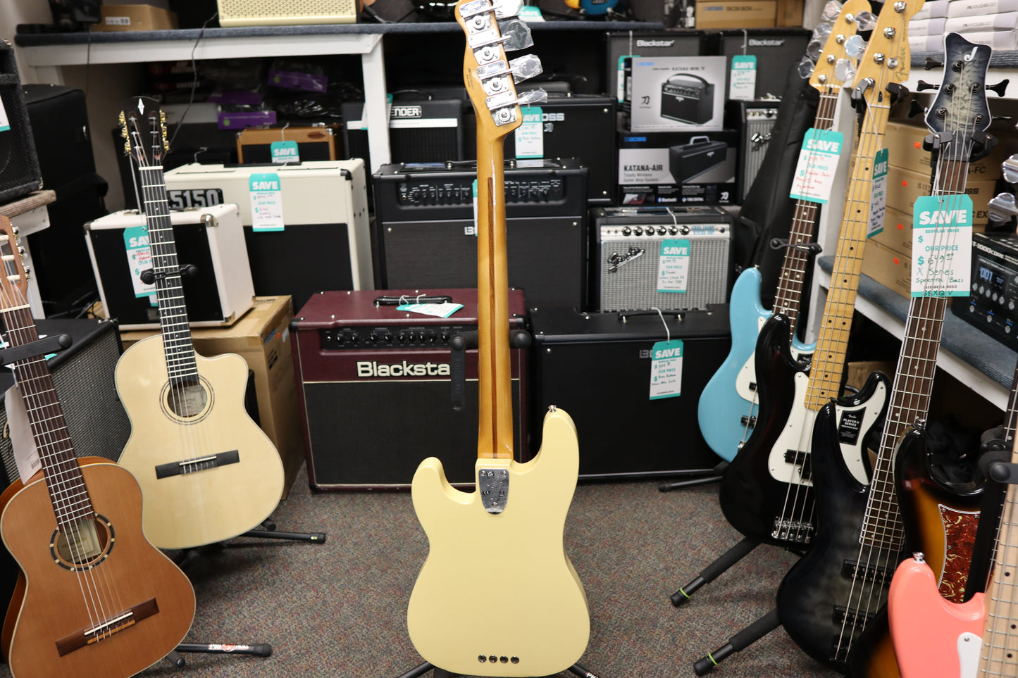 Fender Vintera® II '70s Telecaster® Bass, Maple Fingerboard, Vintage White