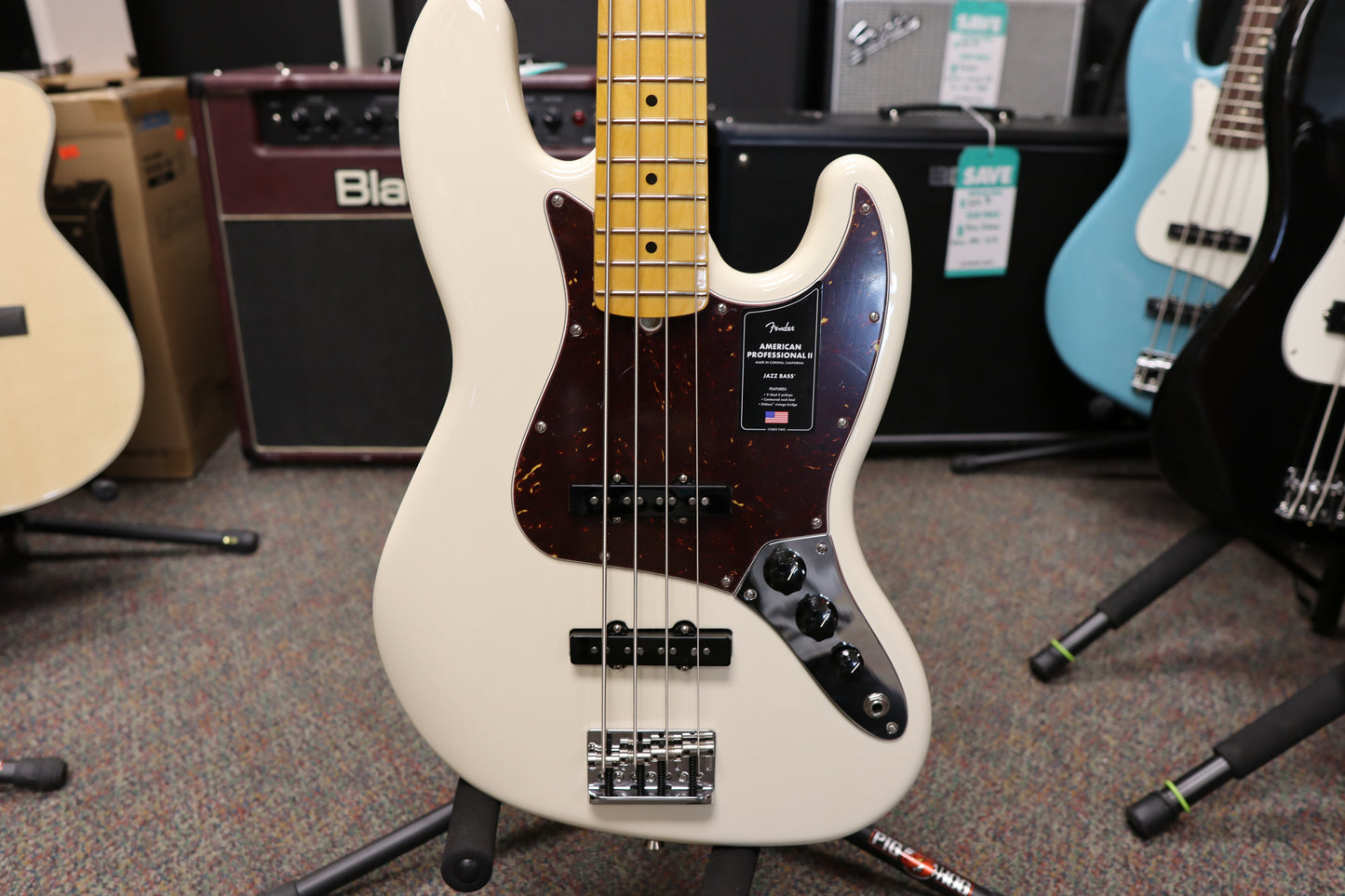 Fender American Professional II Jazz Bass®, Maple Fingerboard, Olympic White