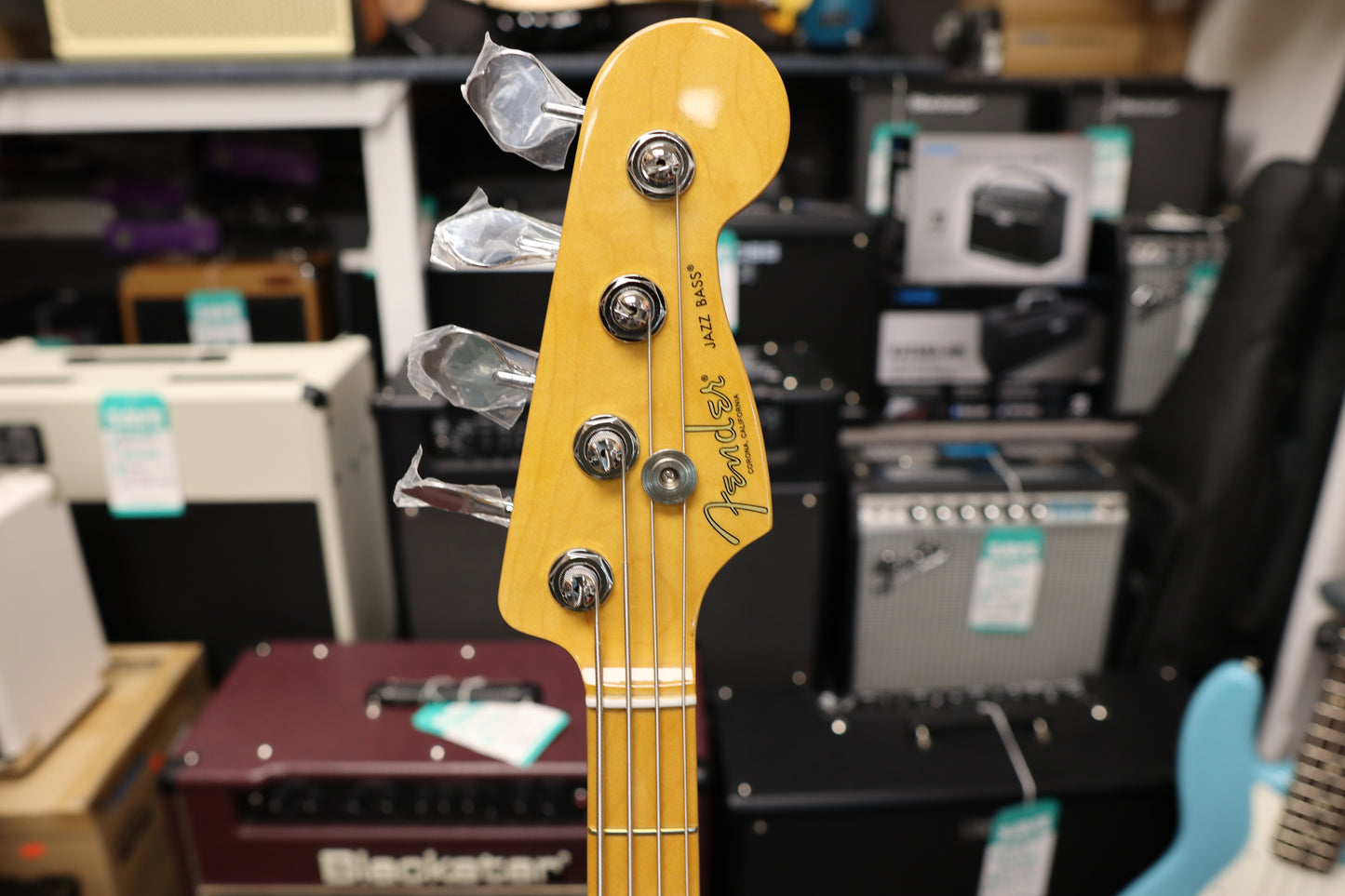 Fender American Professional II Jazz Bass®, Maple Fingerboard, Olympic White