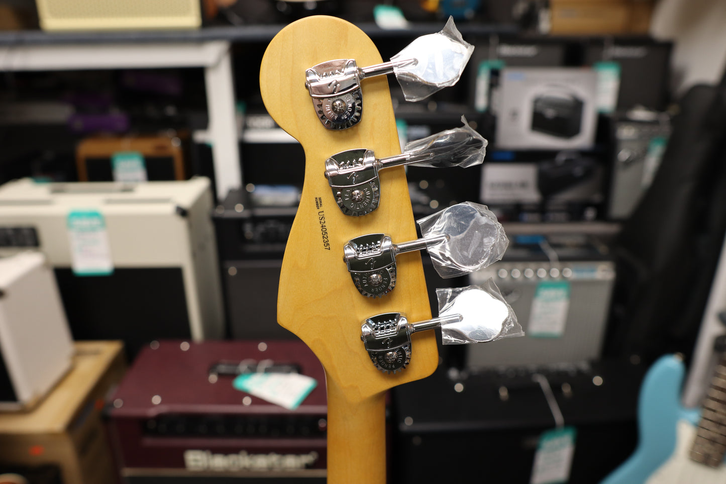Fender American Professional II Jazz Bass®, Maple Fingerboard, Olympic White