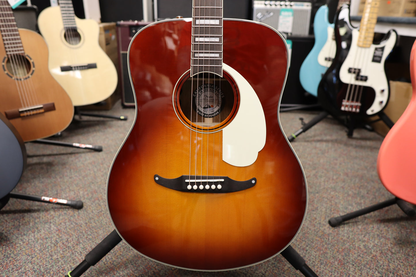 Fender California Vintage Palomino with Case, Aged White Pickguard, Sienna Sunburst