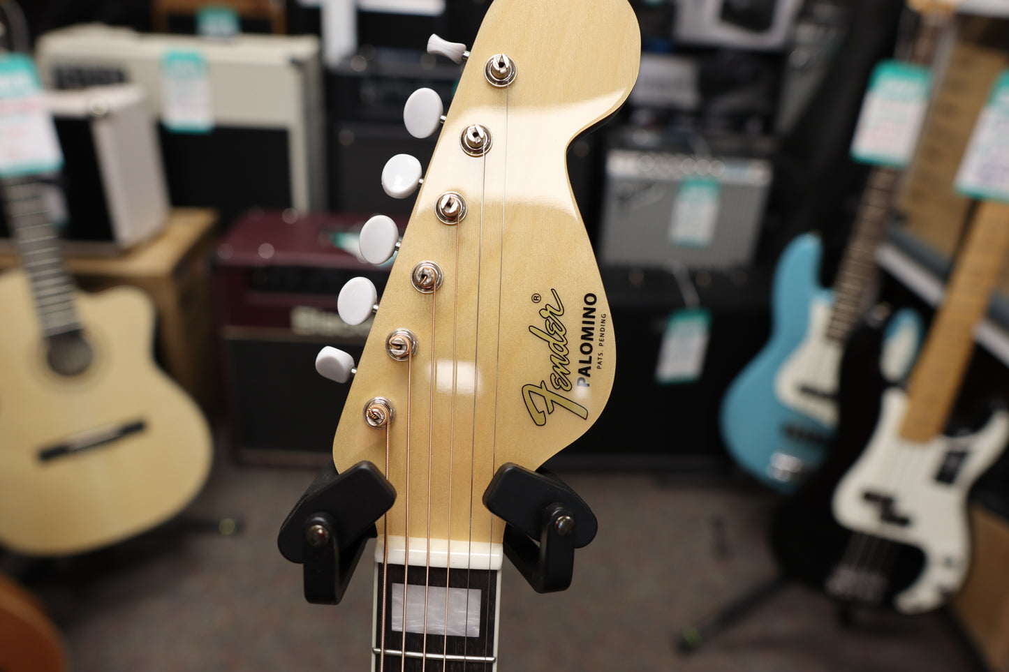 Fender California Vintage Palomino with Case, Aged White Pickguard, Sienna Sunburst