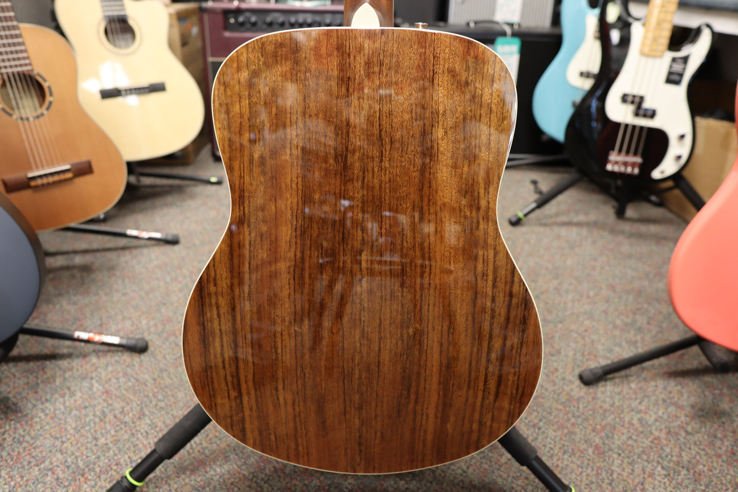 Fender California Vintage Palomino with Case, Aged White Pickguard, Sienna Sunburst