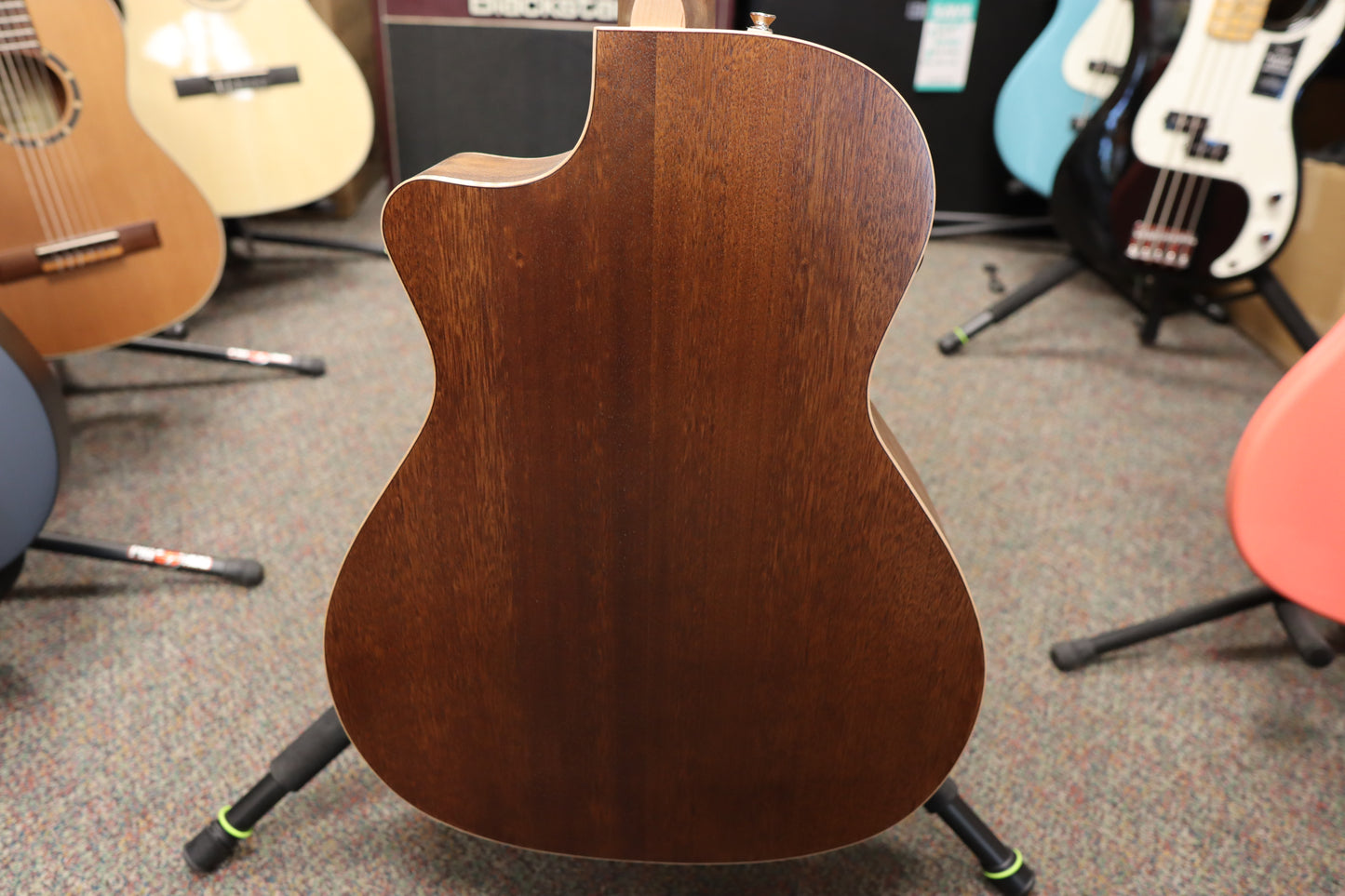 Fender Newporter Special, Pau Ferro Fingerboard, Black Pickguard, Honey Burst