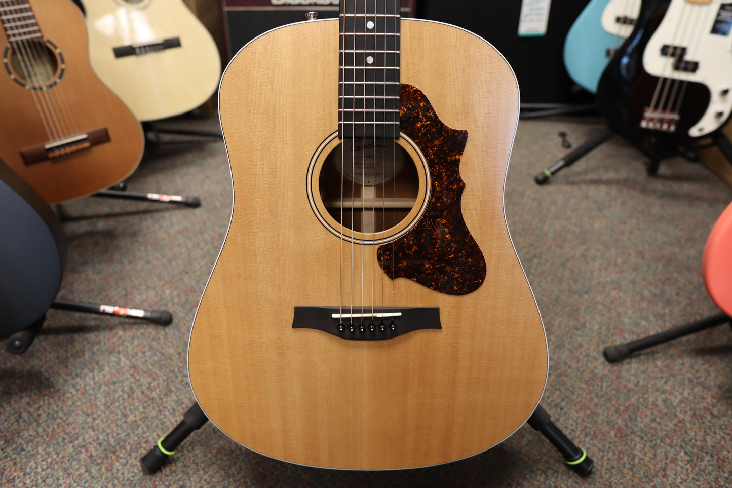 Godin Metropolis Classic LR Baggs Element