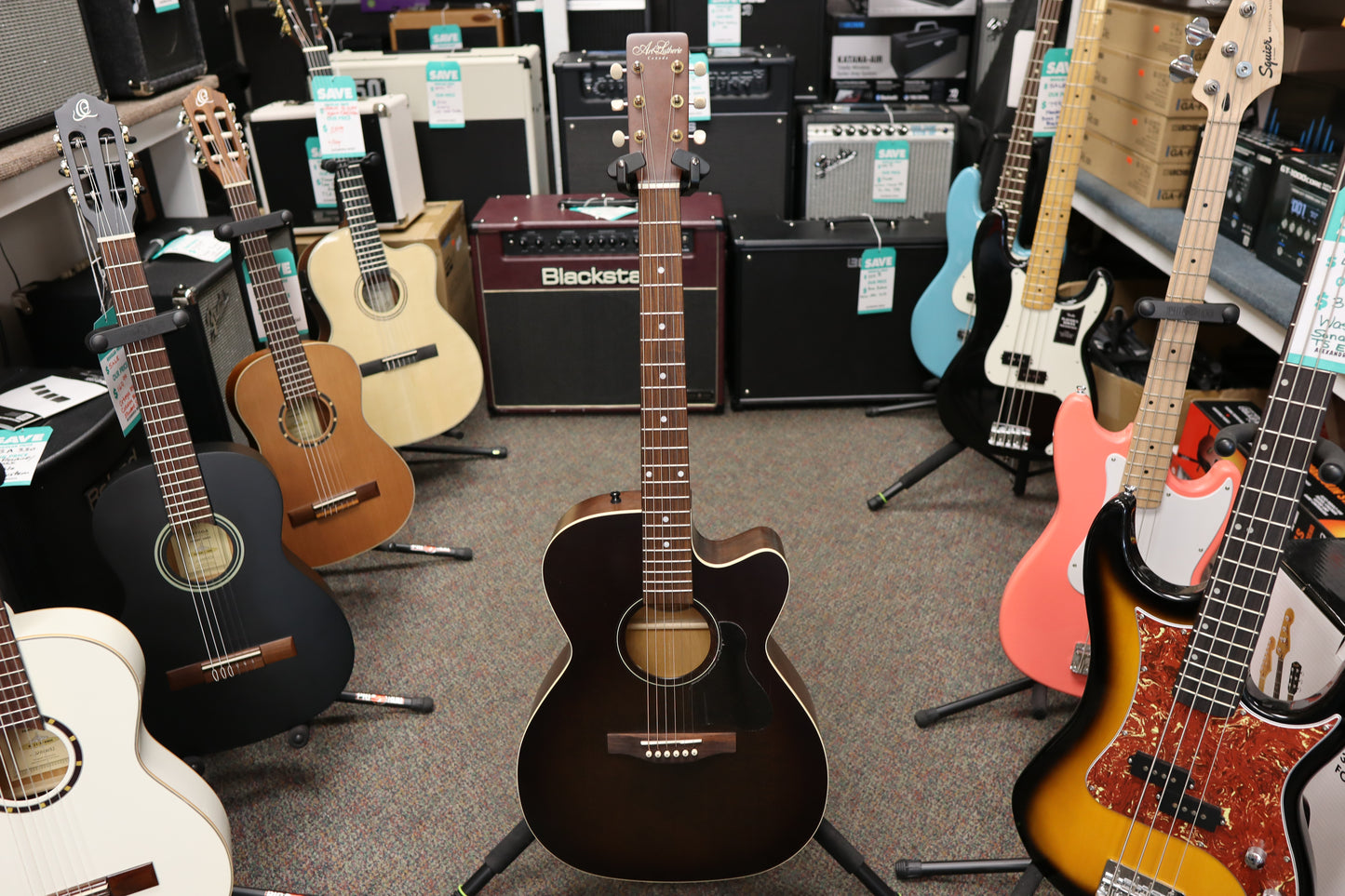 Art & Lutherie Legacy Bourbon Burst