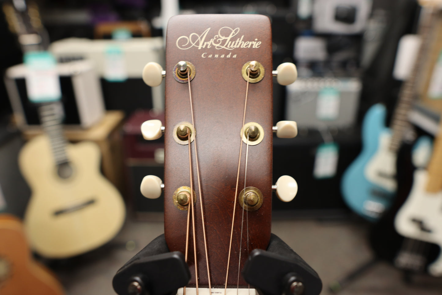 Art & Lutherie Legacy Bourbon Burst