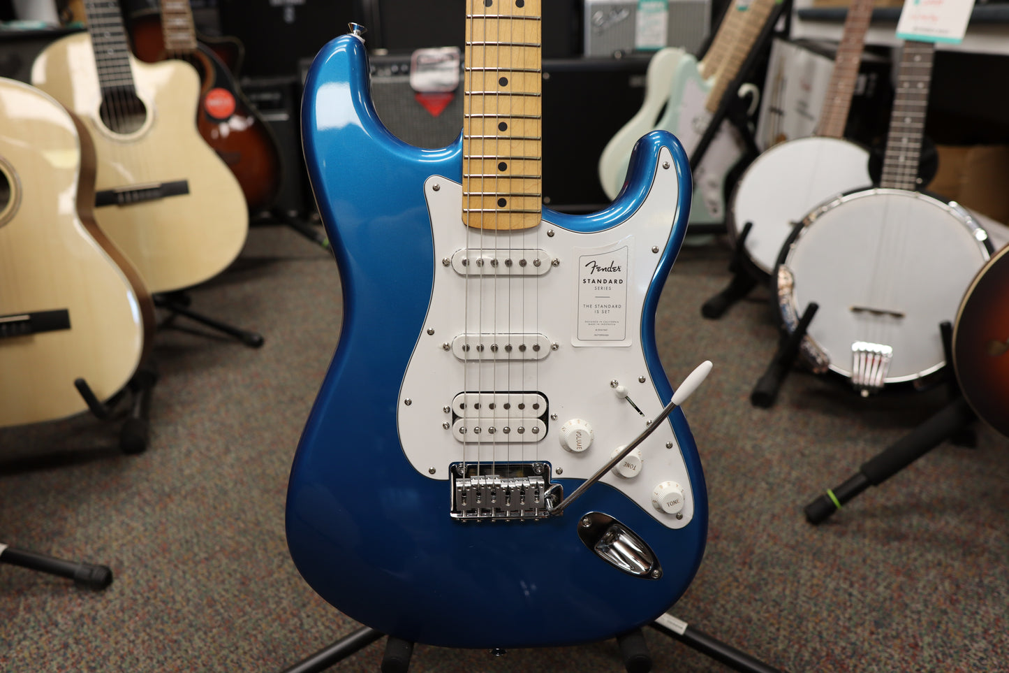 Fender Standard Stratocaster® HSS, Maple Fingerboard, White Pickguard, Aqua Marine Metallic