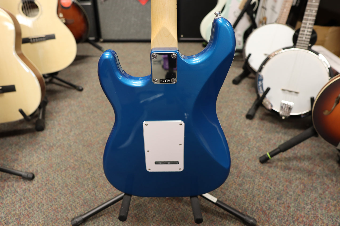 Fender Standard Stratocaster® HSS, Maple Fingerboard, White Pickguard, Aqua Marine Metallic