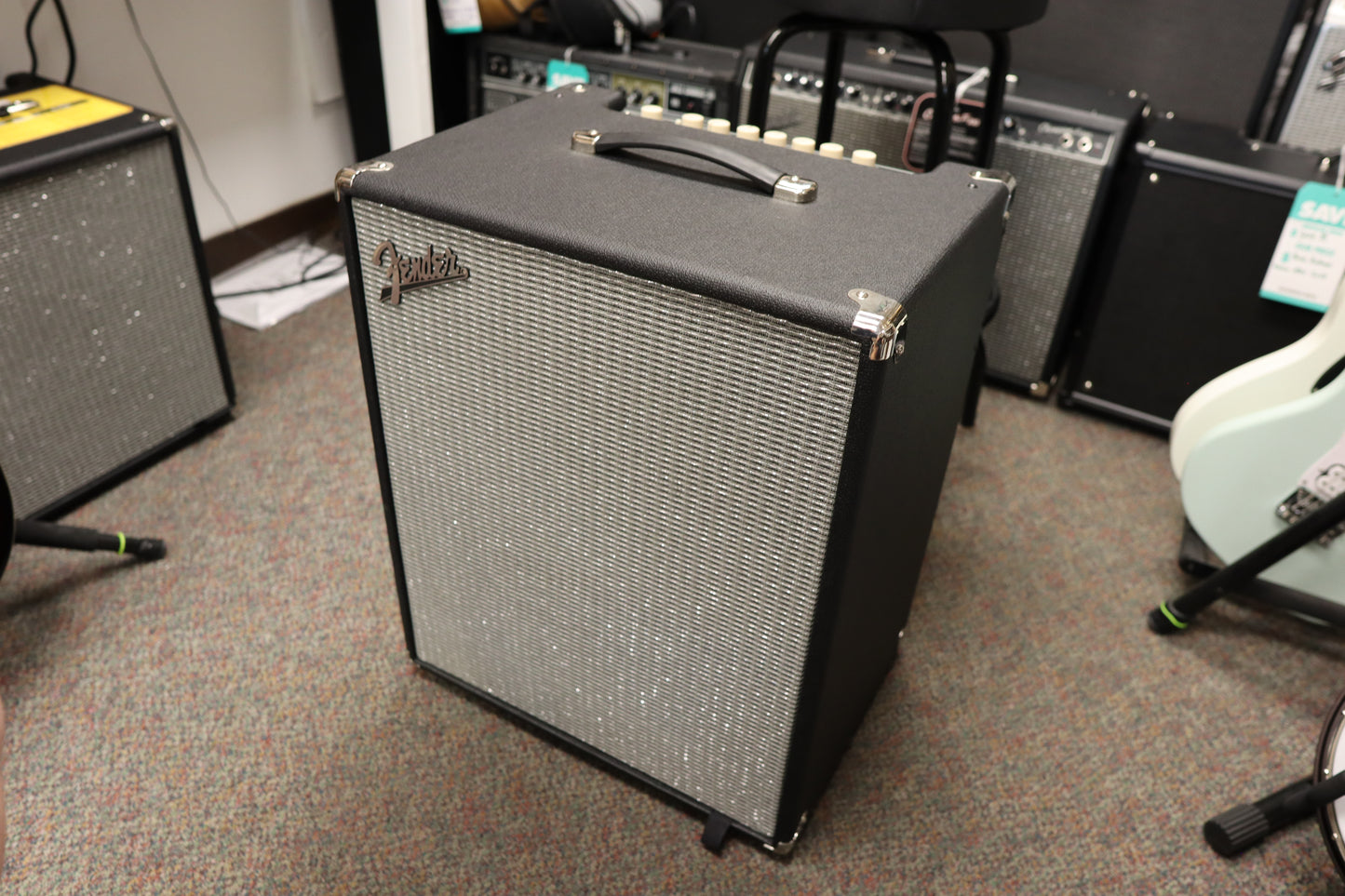 Fender Rumble™ 200 (V3), 120V, Black/Silver