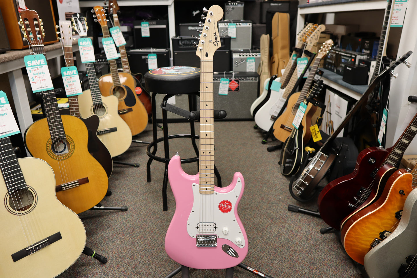 Squier Sonic® Stratocaster® HT H, Maple Fingerboard, White Pickguard, Flash Pink