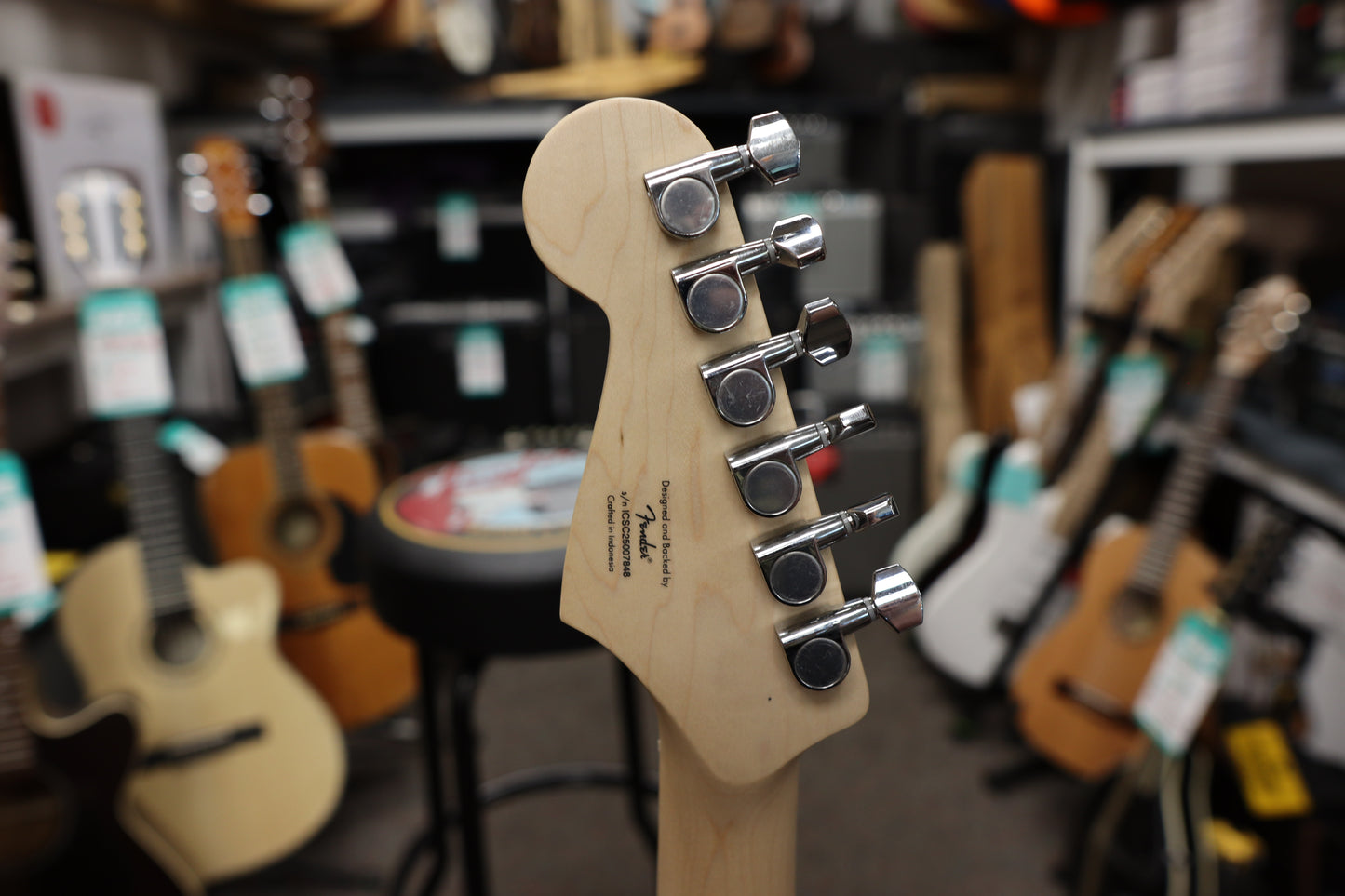 Squier Sonic® Stratocaster® HT H, Maple Fingerboard, White Pickguard, Flash Pink