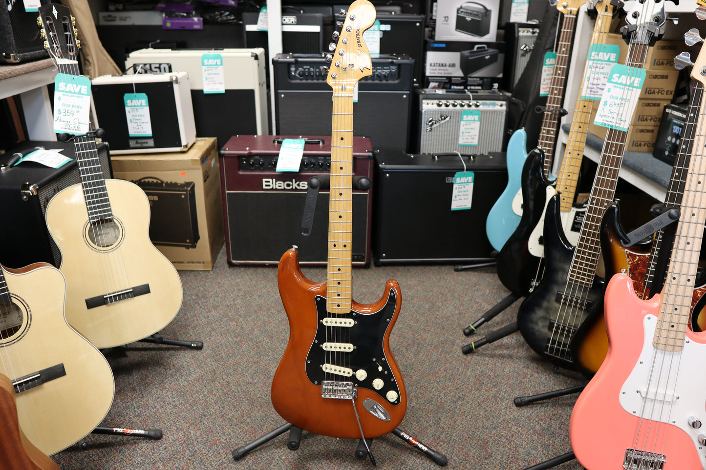 Fender Vintera® '70s Stratocaster®, Maple Fingerboard, Mocha