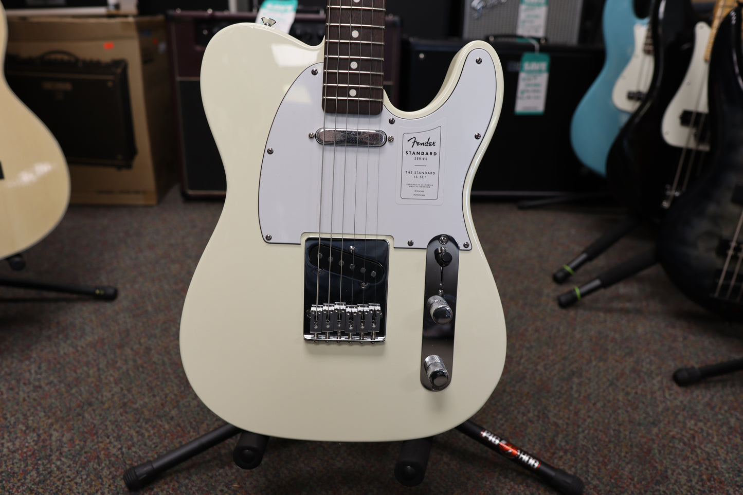 Fender Standard Telecaster®, Laurel Fingerboard, White Pickguard, Olympic White