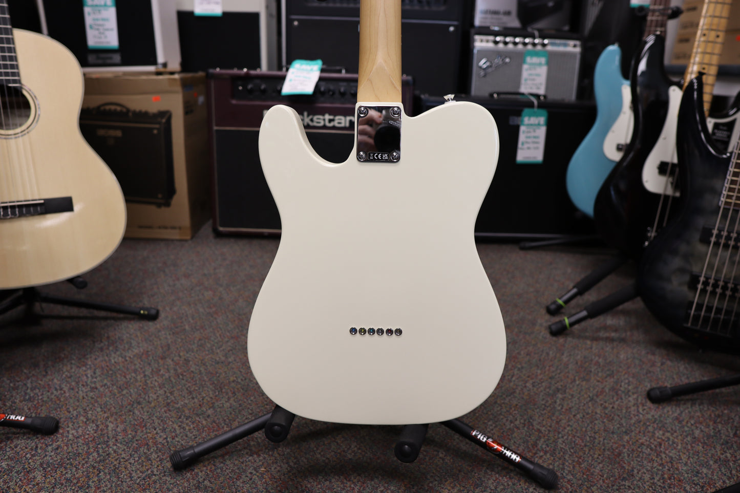 Fender Standard Telecaster®, Laurel Fingerboard, White Pickguard, Olympic White