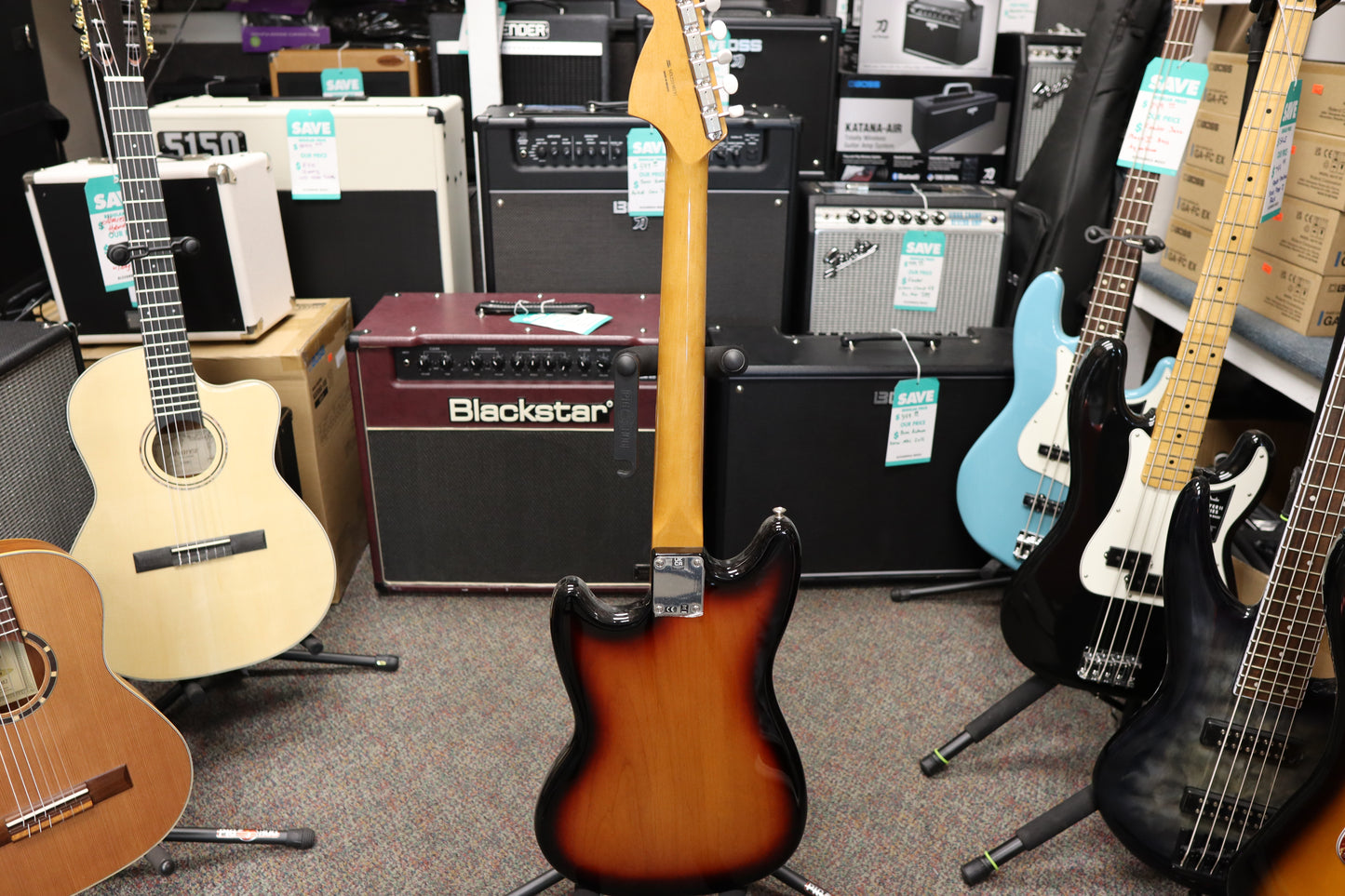 Fender Vintera® '60s Mustang®, Pau Ferro Fingerboard, 3-Color Sunburst