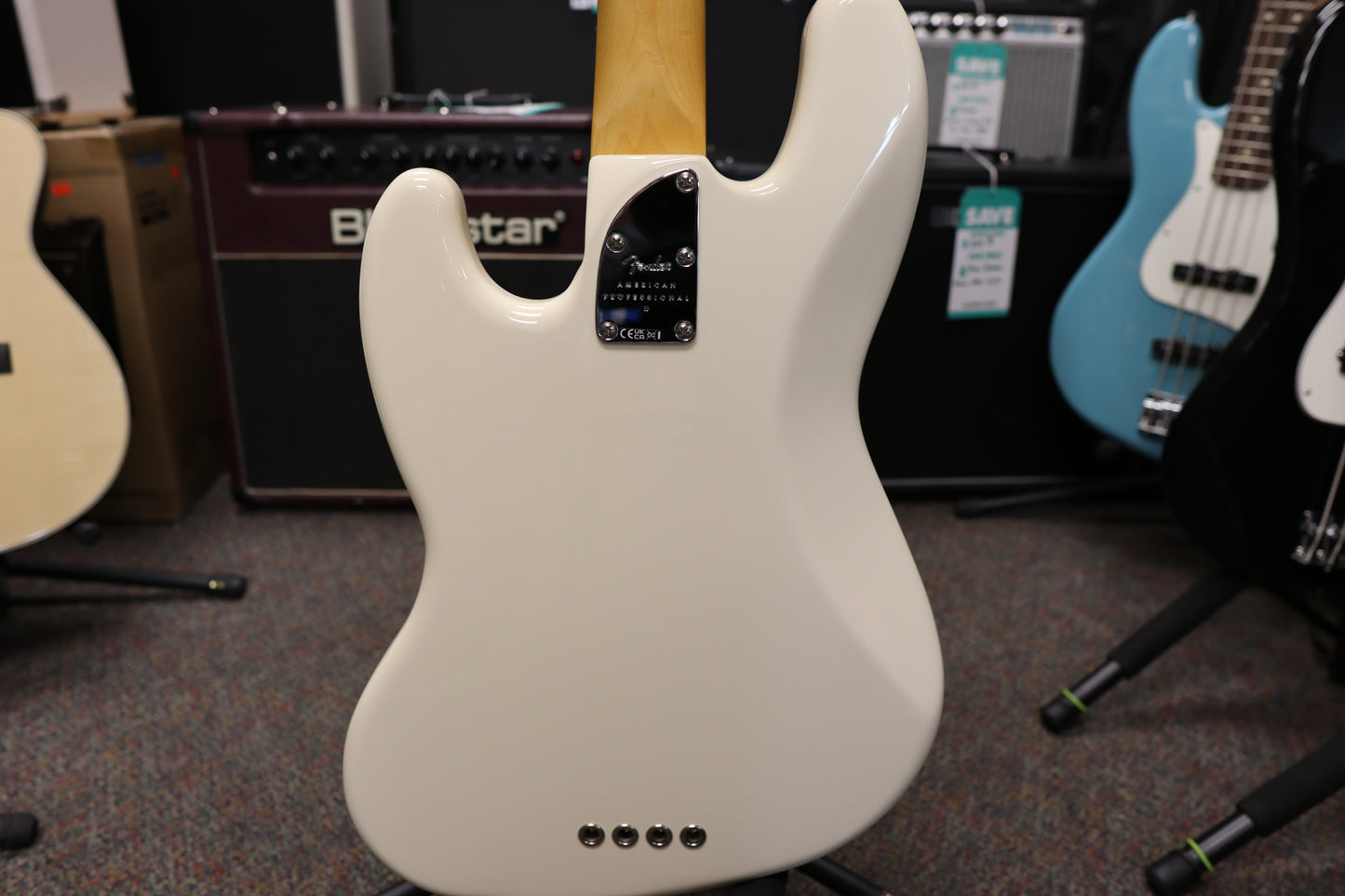 Fender  American Professional II Jazz Bass®, Maple Fingerboard, Olympic White