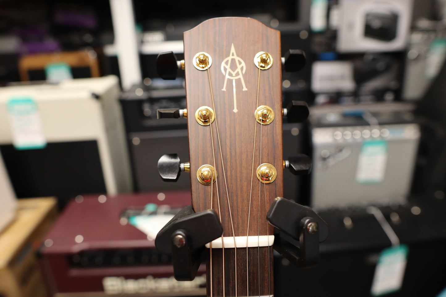Alvarez Yairi DYM70