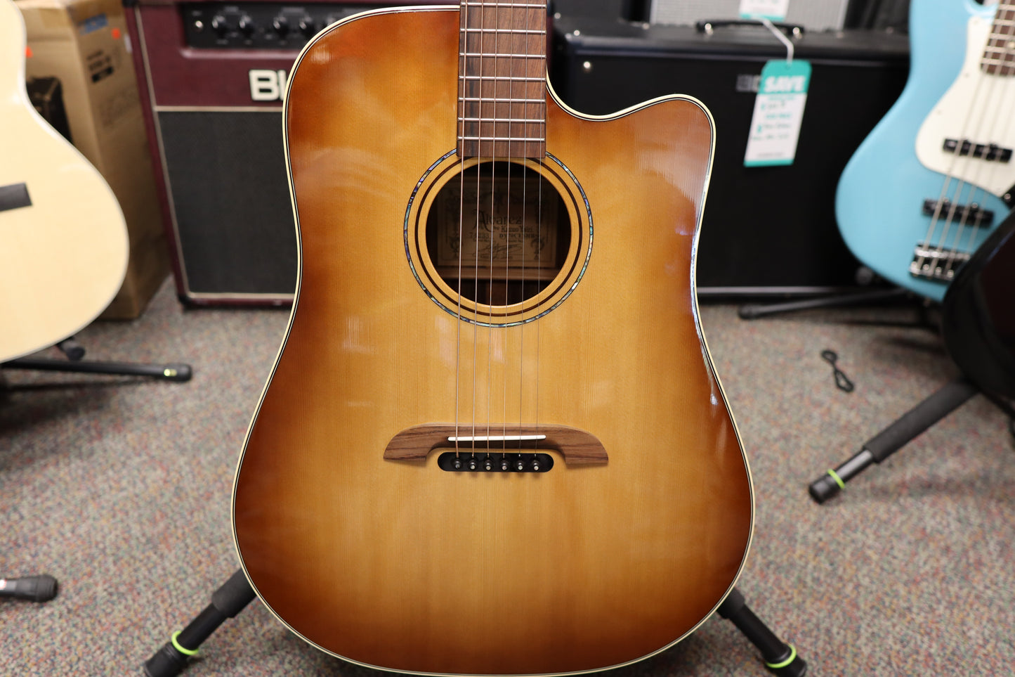 Alvarez Yairi Standard DY70CESHB