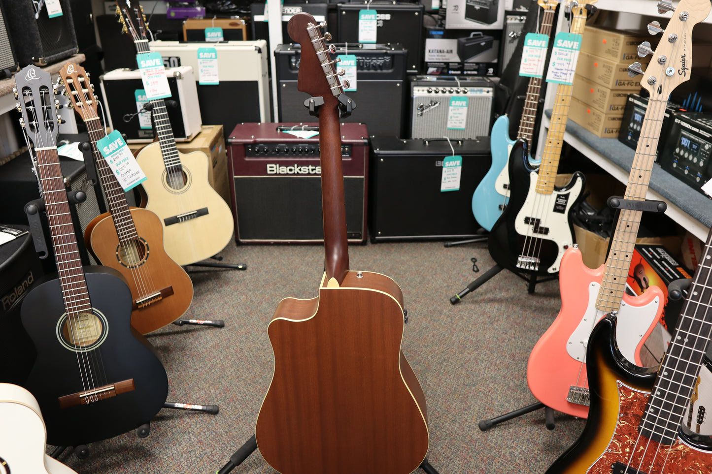 Fender Redondo Player, Walnut Fingerboard, White Pickguard, Candy Apple Red