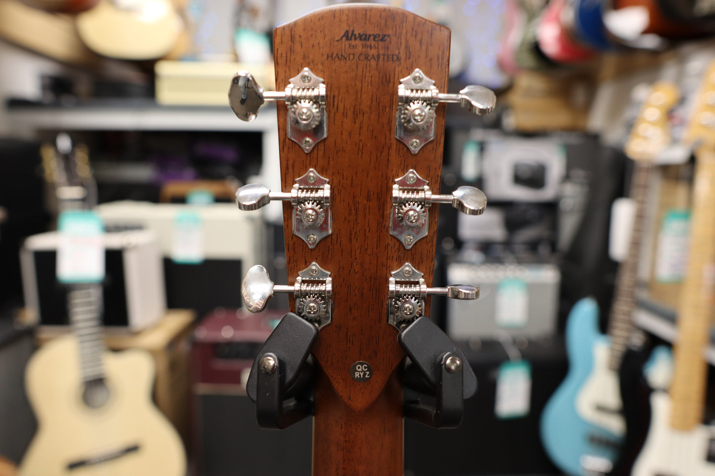 Alvarez Masterworks MG70ce Custom