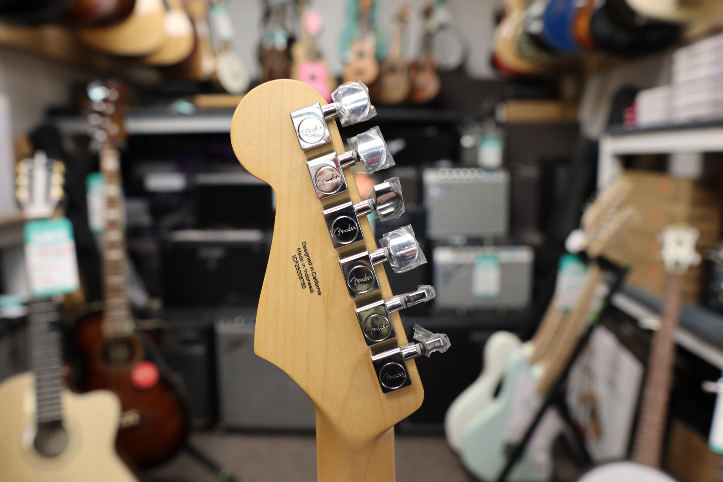 Fender Standard Stratocaster® HSS, Maple Fingerboard, White Pickguard, Aqua Marine Metallic