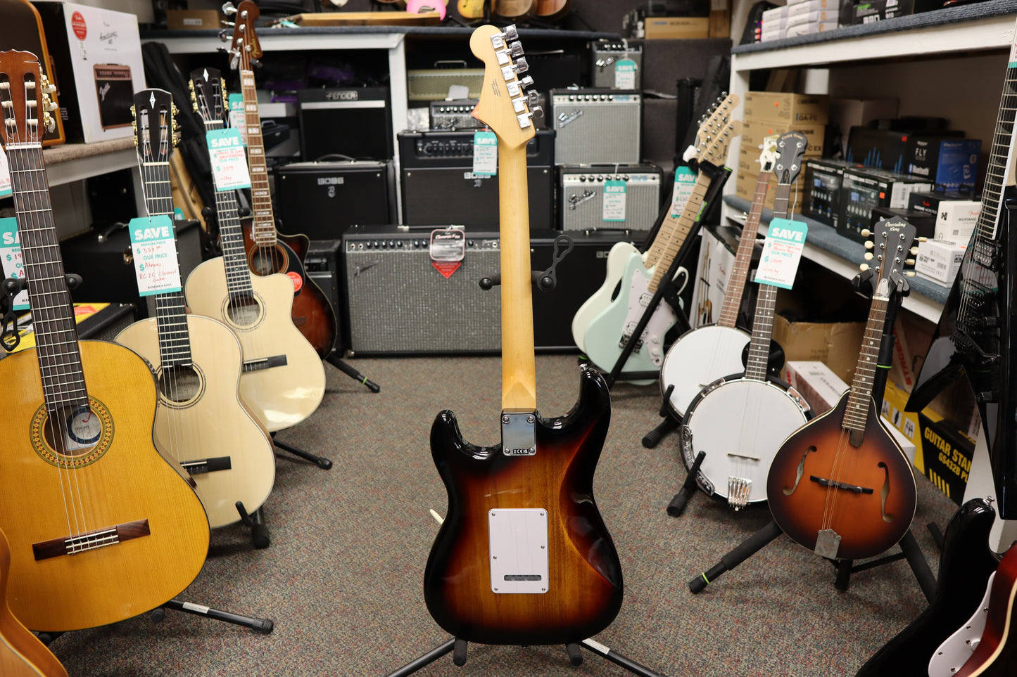 Fender Standard Stratocaster®, Laurel Fingerboard, White Pickguard, 3-Color Sunburst