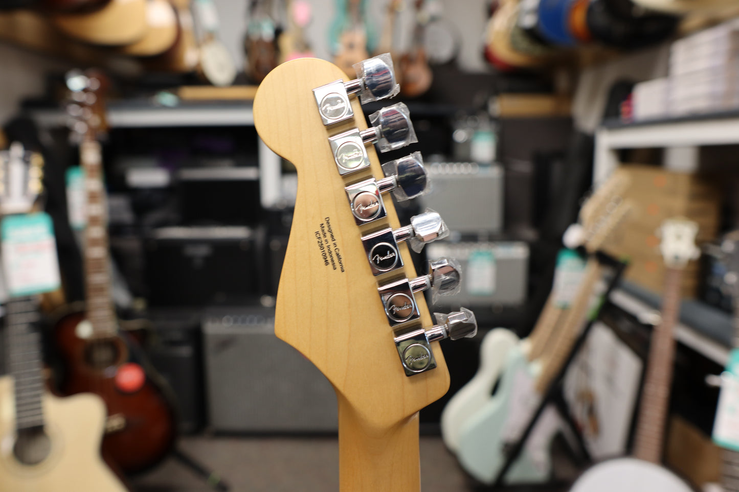 Fender Standard Stratocaster®, Laurel Fingerboard, White Pickguard, 3-Color Sunburst