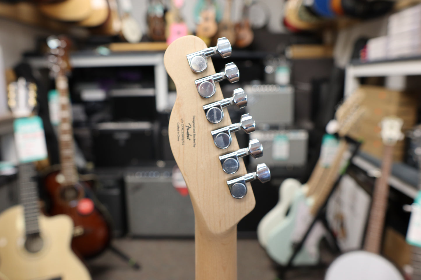 Squier Affinity Series® Telecaster® FMT SH, Laurel Fingerboard, White Pickguard, Crimson Red Transparent