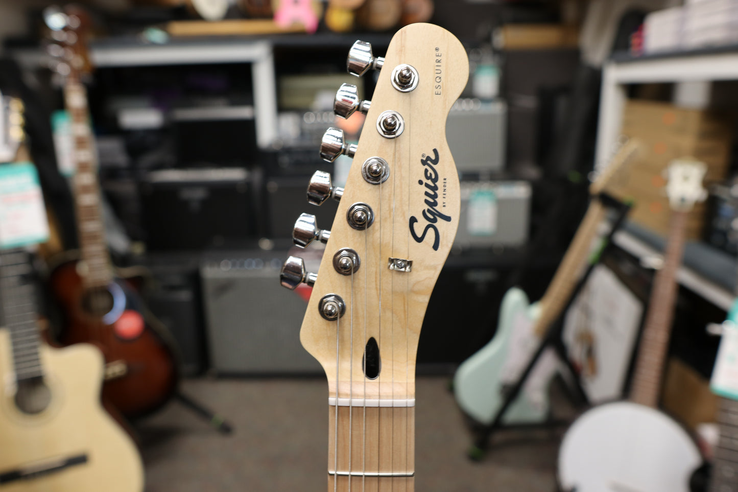 Squier Sonic® Esquire® H, Maple Fingerboard, Black Pickguard, Arctic White