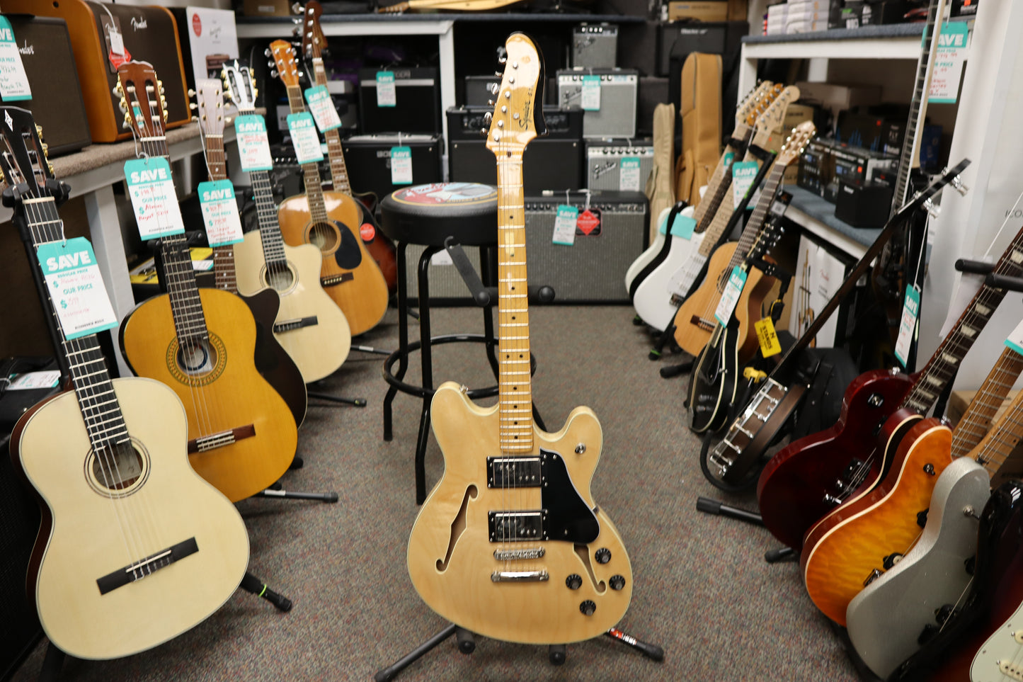 Squier Classic Vibe Starcaster®, Maple Fingerboard, Natural