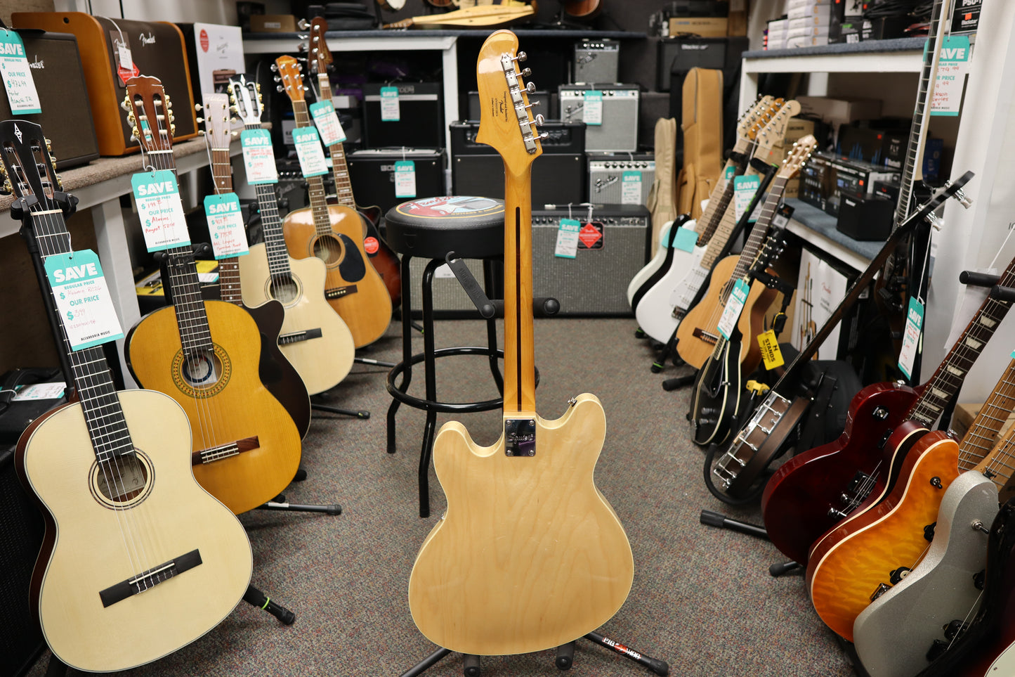 Squier Classic Vibe Starcaster®, Maple Fingerboard, Natural