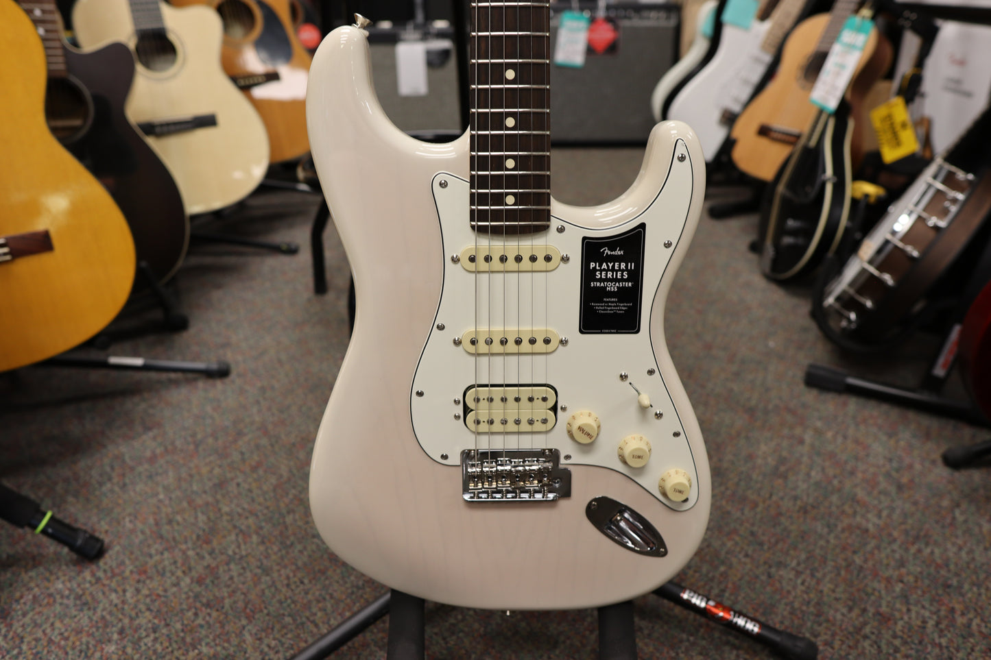 Fender Player II Stratocaster® HSS, Rosewood Fingerboard, White Blonde