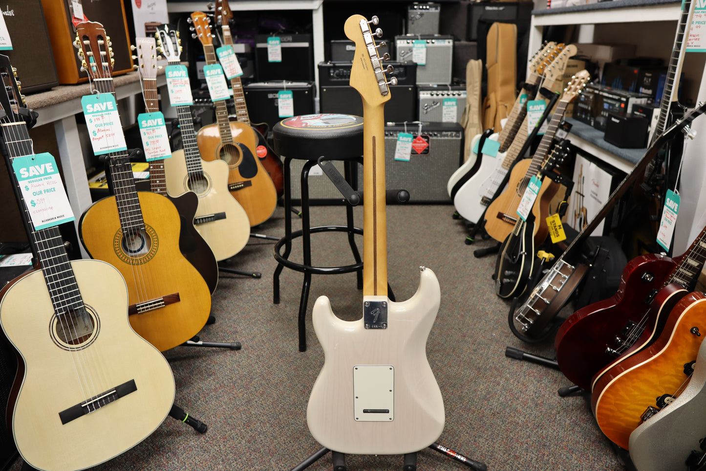 Fender Player II Stratocaster® HSS, Rosewood Fingerboard, White Blonde
