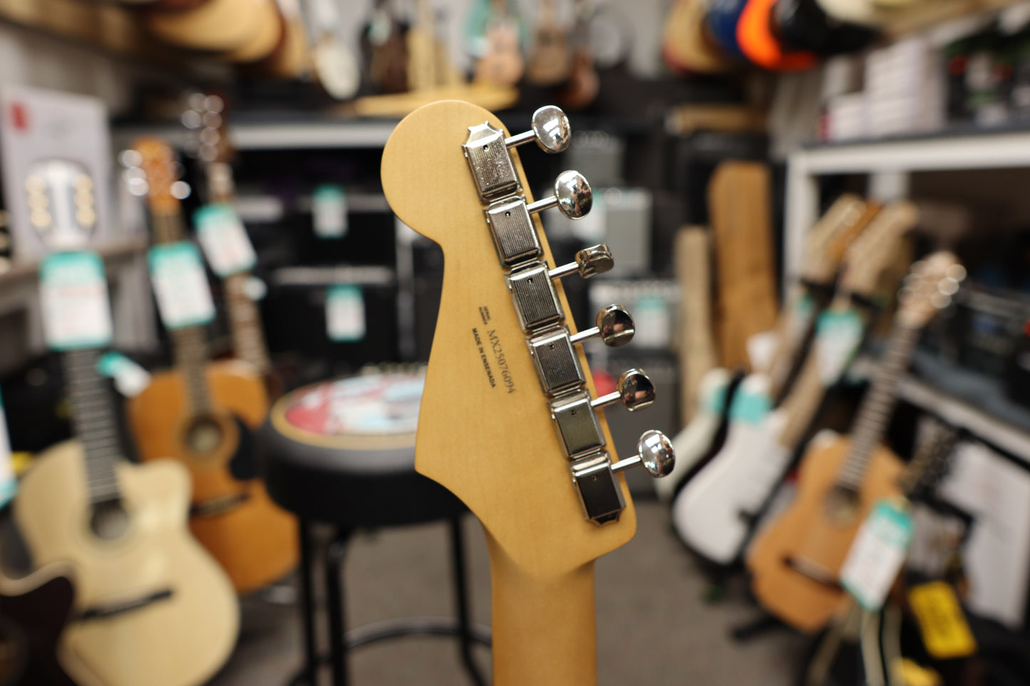 Fender Player II Stratocaster® HSS, Rosewood Fingerboard, White Blonde