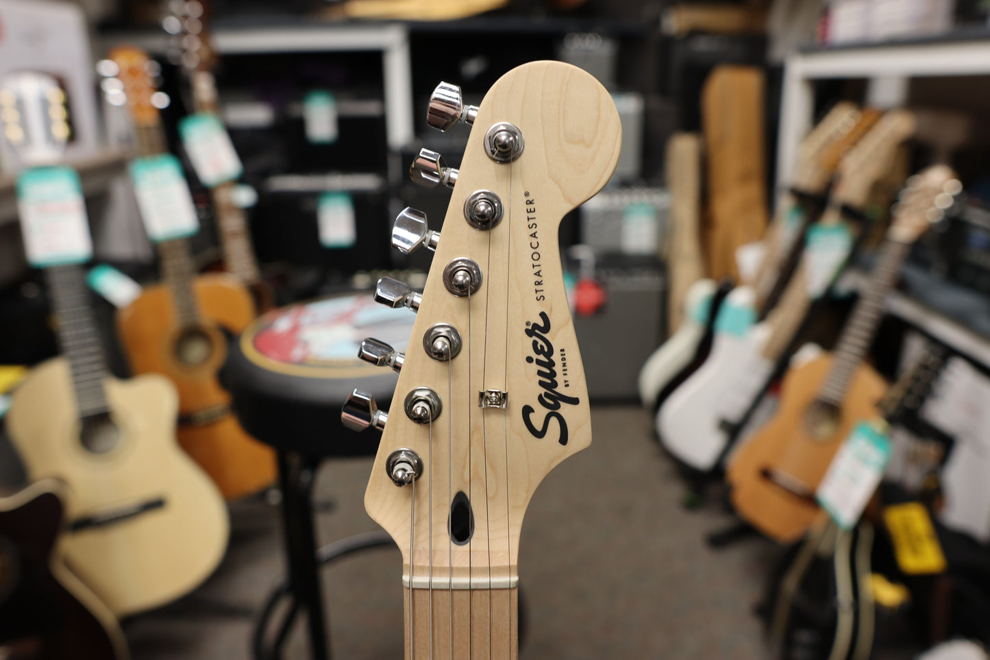 Squier Sonic® Stratocaster® HT H, Maple Fingerboard, White Pickguard, Flash Pink