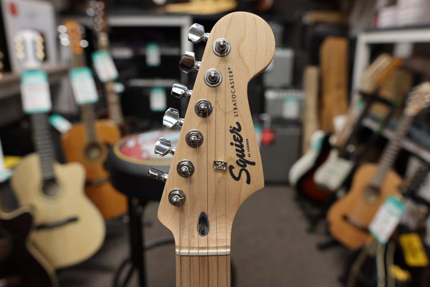 Squier Sonic® Stratocaster® HT, Maple Fingerboard, White Pickguard, Arctic White