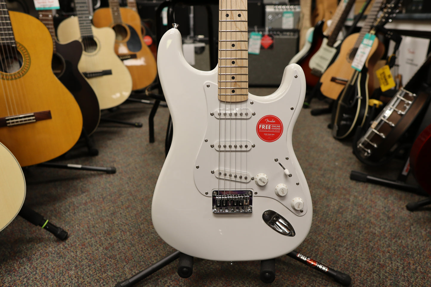 Squier Sonic® Stratocaster® HT, Maple Fingerboard, White Pickguard, Arctic White
